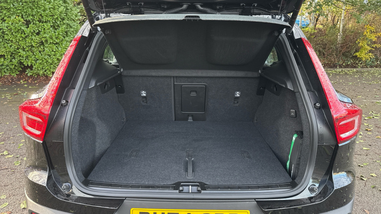 Volvo XC40 2.0 B3P Plus Dark 5dr Auto Petrol Estate